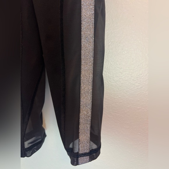 Victoria Secret Mesh Side Leggings - Picture 3 of 5
